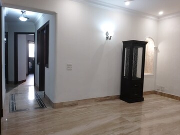 Room in 3 BHK Builder Floor at Boutique Residential Apartments A-4 1, Vasant Vihar – for Rent