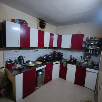 Kitchen in 1.5 BHK Independent House at Aliganj – for Rent