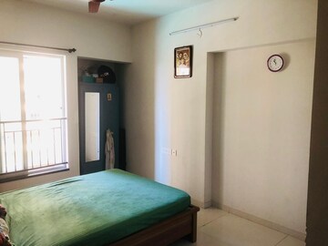 Bedroom in 2 BHK Apartment at Rustomjee Urbania Azziano, Thane West – for Rent