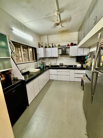 Team Area in 3 BHK Apartment at Hubtown The Premiere, Andheri West – for Rent
