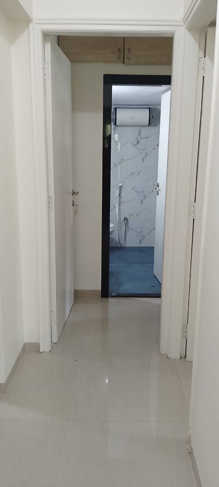Bathroom, orchid-apartment-santacruz-west 3 Bedroom 1000 Sq.Ft. Apartment In Santacruz West Mumbai 8961929