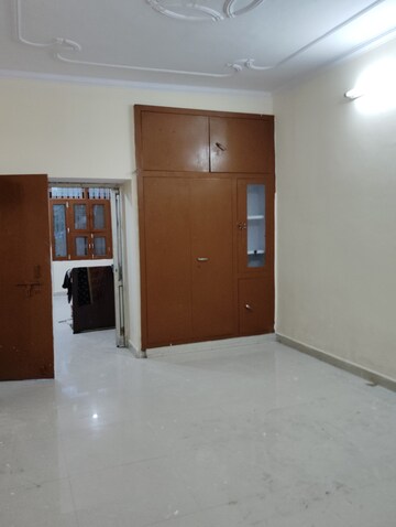 Room in 2 BHK Independent House at Aliganj – for Rent