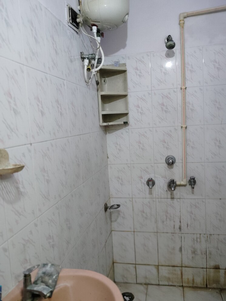 Bathroom, aliganj 2 Bedroom 1650 Sq.Ft. Independent House In Aliganj Lucknow 8961927