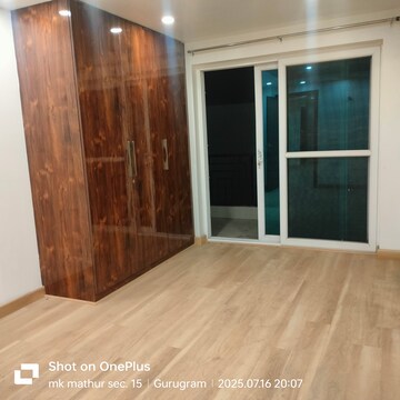Bedroom in 3 BHK Builder Floor at Tanvi villa, Sector 45 – for Rent