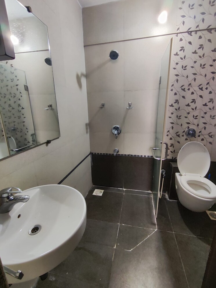 Bathroom, swan-lake-apartment 2 Bedroom 750 Sq.Ft. Apartment In Khar West Mumbai 8961942