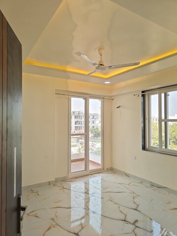 Room in 3 BHK Apartment at Prem Sagar Apartments, Nirman Nagar – for Rent