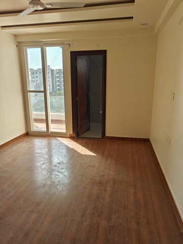 Room in 3 BHK Apartment at Prem Sagar Apartments, Nirman Nagar – for Rent