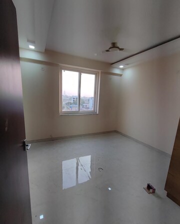 Room in 3 BHK Apartment at Prem Sagar Apartments, Nirman Nagar – for Rent