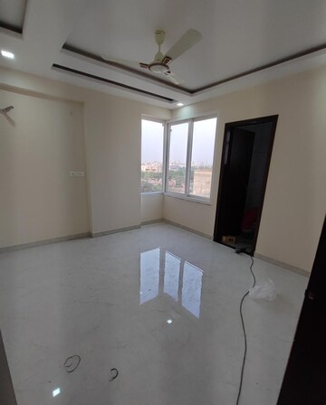 Room in 3 BHK Apartment at Prem Sagar Apartments, Nirman Nagar – for Rent
