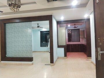 Room in 3 BHK Builder Floor at Greenwood City, Sector 40 – for Rent
