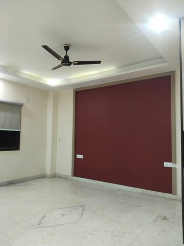 Room in 3 BHK Builder Floor at Greenwood City, Sector 40 – for Rent