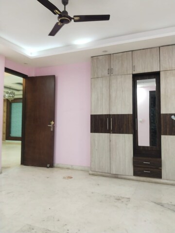 Room in 3 BHK Builder Floor at Greenwood City, Sector 40 – for Rent