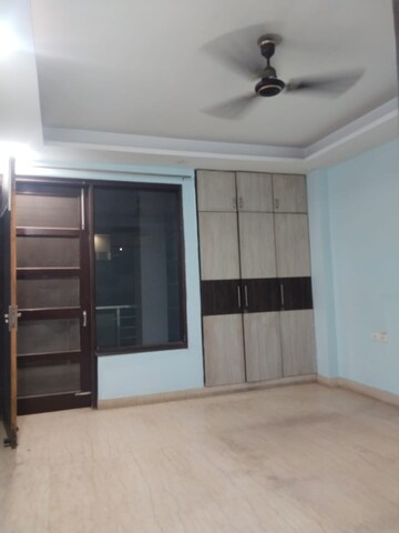 Room in 3 BHK Builder Floor at Greenwood City, Sector 40 – for Rent
