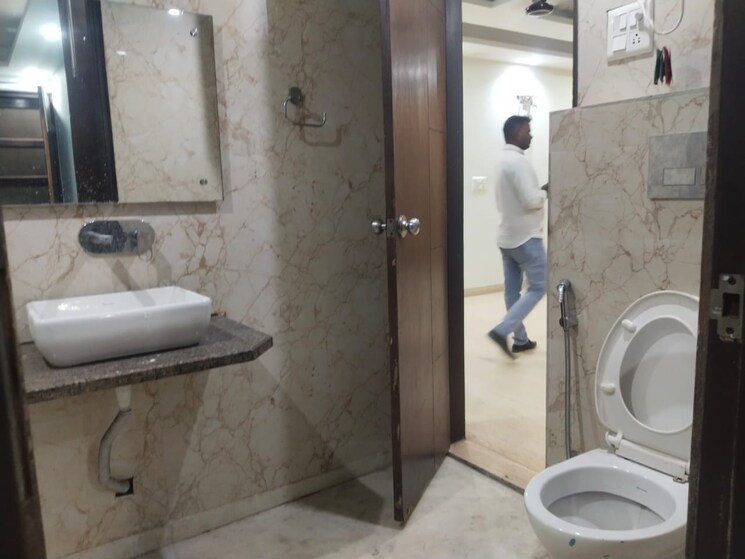 Bathroom, greenwood-city 3 Bedroom 2200 Sq.Ft. Builder Floor In Sector 40 Gurgaon 8961953