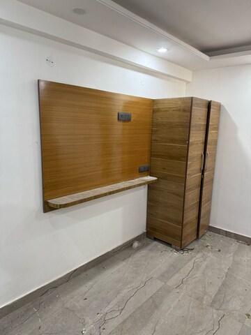 Room in 3 BHK Apartment at Prem Sagar Apartments, Nirman Nagar – for Rent