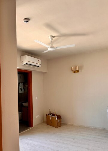 Room in 4 BHK Apartment at Ireo Victory Valley, Sector 67 – for Rent