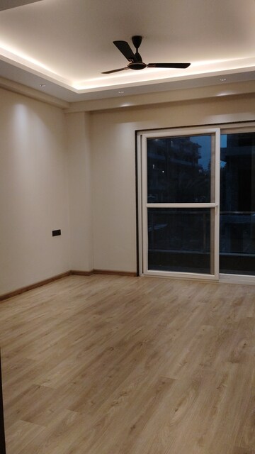 Room in 3 BHK Apartment at Sector 67 – for Rent