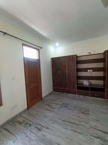 Room in 2 BHK Independent House at Sector 21 – for Rent