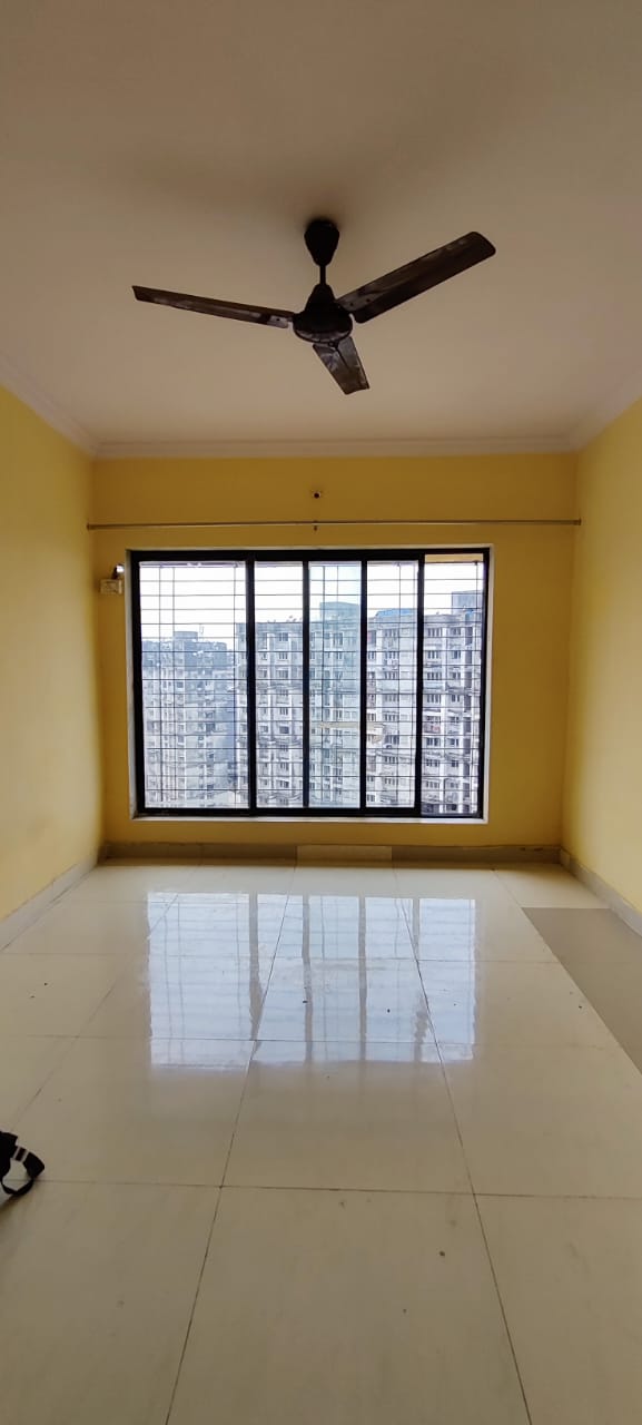 2 BHK Apartment For Sale in Summit Apartment