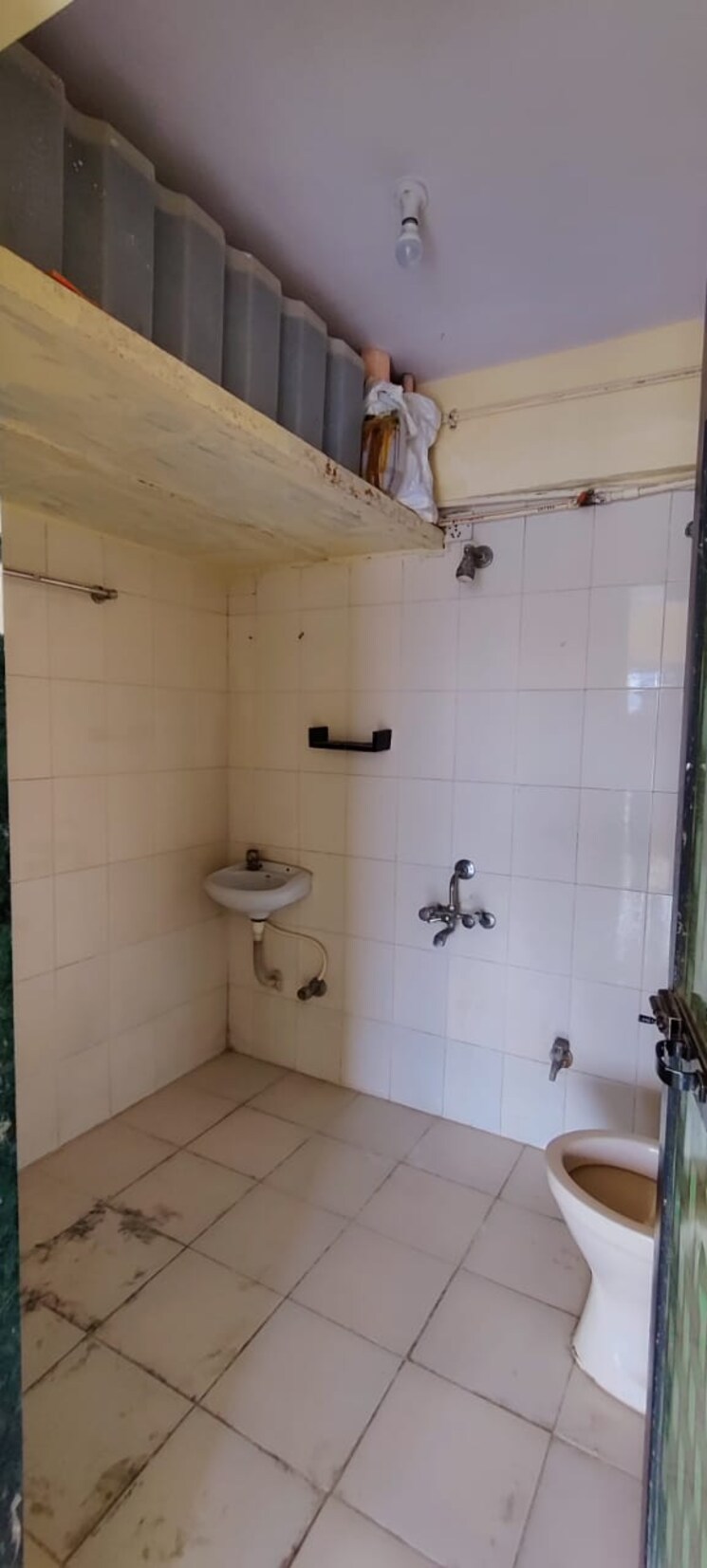 Bathroom, summit-apartment 2 Bedroom 798 Sq.Ft. Apartment In Goregaon East Mumbai 8962026