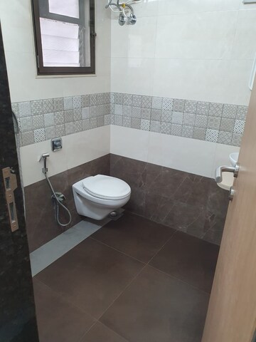 Bathroom in 1 BHK Apartment at Vile Parle East – for Rent