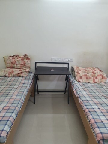 Room in 1 BHK Apartment at Vile Parle East – for Rent