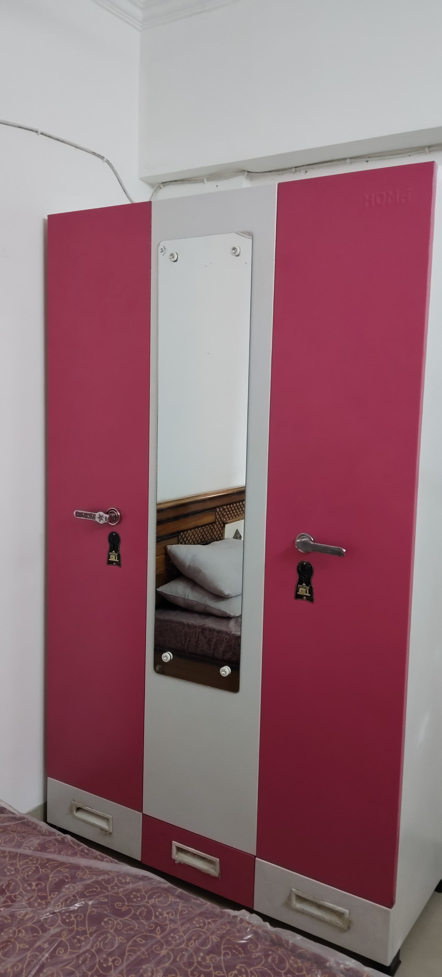 1 BHK + Study Room 725 Sq.Ft. Apartment in Tilak Nagar Building