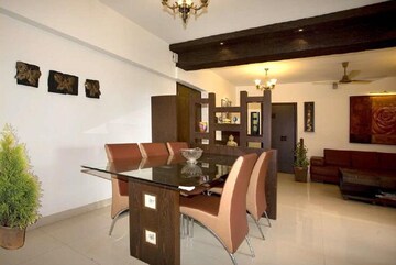 Team Area in 4 BHK Apartment at Palash Towers, Andheri West – for Sale