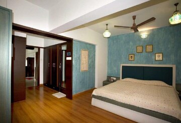 Bedroom in 4 BHK Apartment at Palash Towers, Andheri West – for Sale