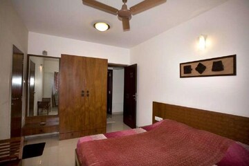 Bedroom in 4 BHK Apartment at Palash Towers, Andheri West – for Sale