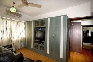 Living Room in 4 BHK Apartment at Palash Towers, Andheri West – for Sale