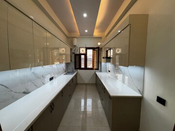 Kitchen in 3 BHK Builder Floor at Shouryapuram, Lal Kuan – for Rent