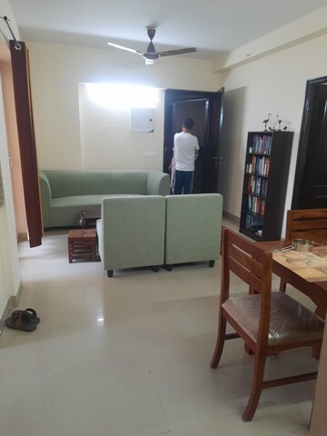 Team Area in 3 BHK Apartment at Sethi Max Royal, Sector 76 – for Rent
