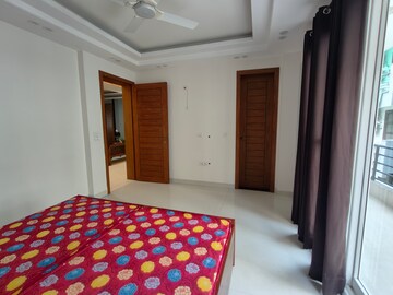 Bedroom in 3.5 BHK Builder Floor at Huda Staff Colony, Sector 46 – for Rent