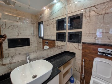 Team Area in 3.5 BHK Builder Floor at Huda Staff Colony, Sector 46 – for Rent
