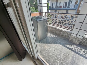 Balcony in 3.5 BHK Builder Floor at Huda Staff Colony, Sector 46 – for Rent