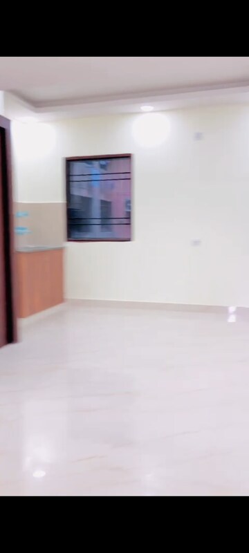 Room in Studio Apartment at Antarinks Society, Sector 16b Dwarka – for Rent