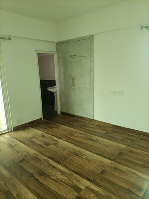 Room in 2 BHK Apartment at Gaur Atulyam, Omicron I Greater Noida – for Sale