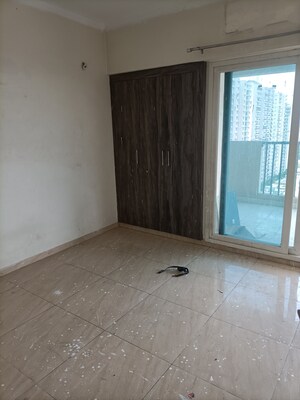 Room in 2 BHK Apartment at Gaur Atulyam, Omicron I Greater Noida – for Sale