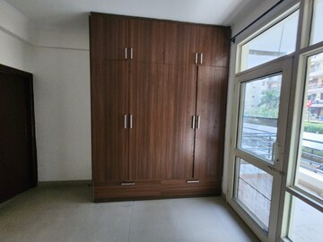 Room in 3 BHK Apartment at Singla South City, Lohgarh – for Rent