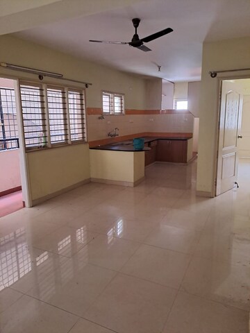 Room in 3 BHK Apartment at Sanjay Nagar – for Rent