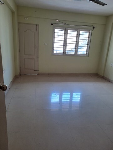 Room in 3 BHK Apartment at Sanjay Nagar – for Rent