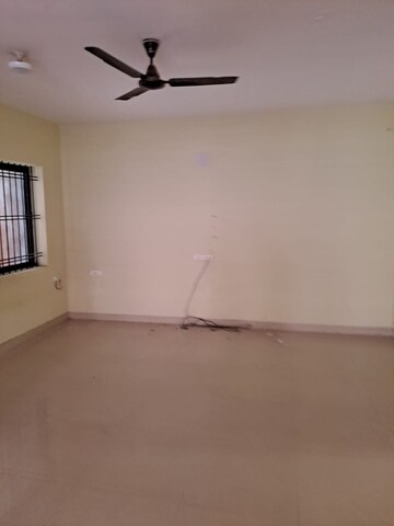 Room in 3 BHK Apartment at Sanjay Nagar – for Rent