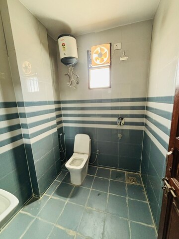 Bathroom in 1 RK Builder Floor at SS Southend Floors, South City 2 – for Rent