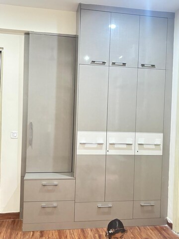 Room in 3 BHK Apartment at Trishla City, Patiala Road – for Rent
