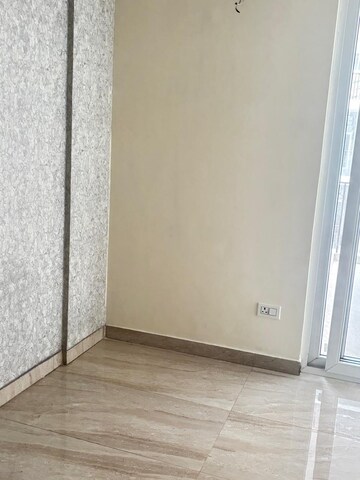Room in 3 BHK Apartment at Trishla City, Patiala Road – for Rent