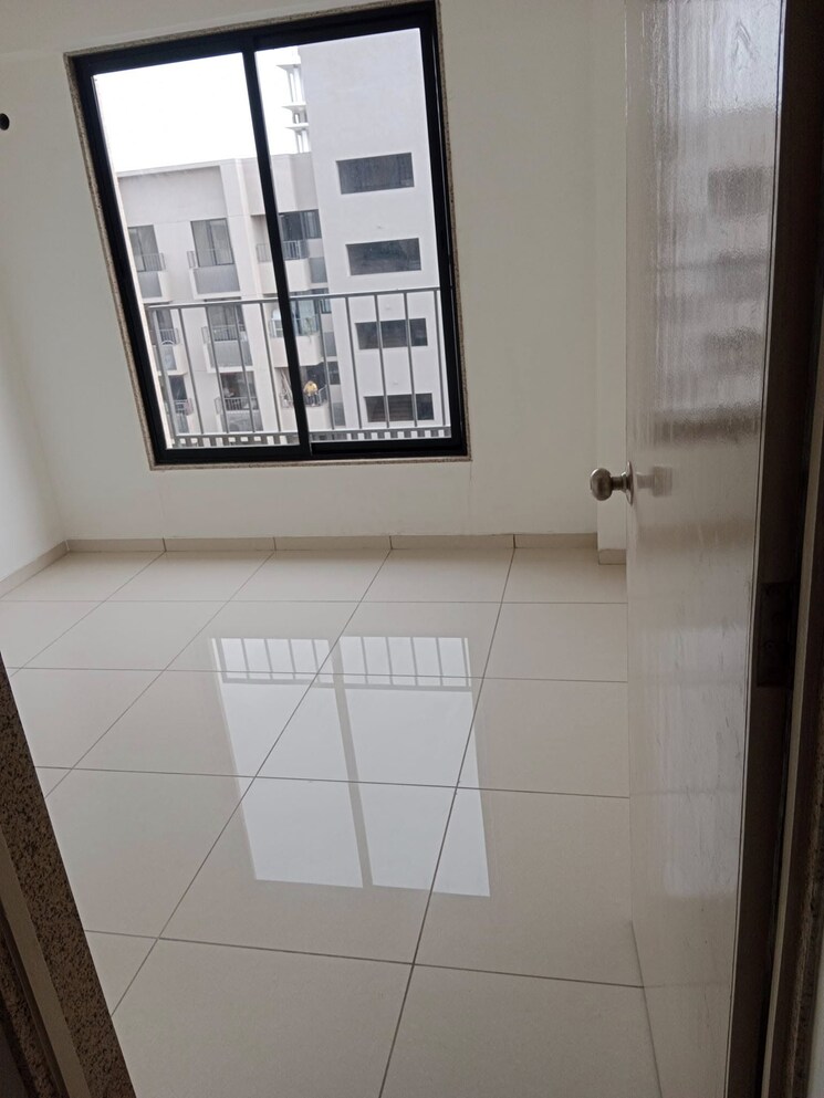 Bathroom, sun-atmosphere 2 Bedroom 712 Sq.Ft. Apartment In Shela Ahmedabad 8962422