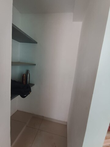 Room in 2 BHK Apartment at Sun Atmosphere, Shela – for Rent