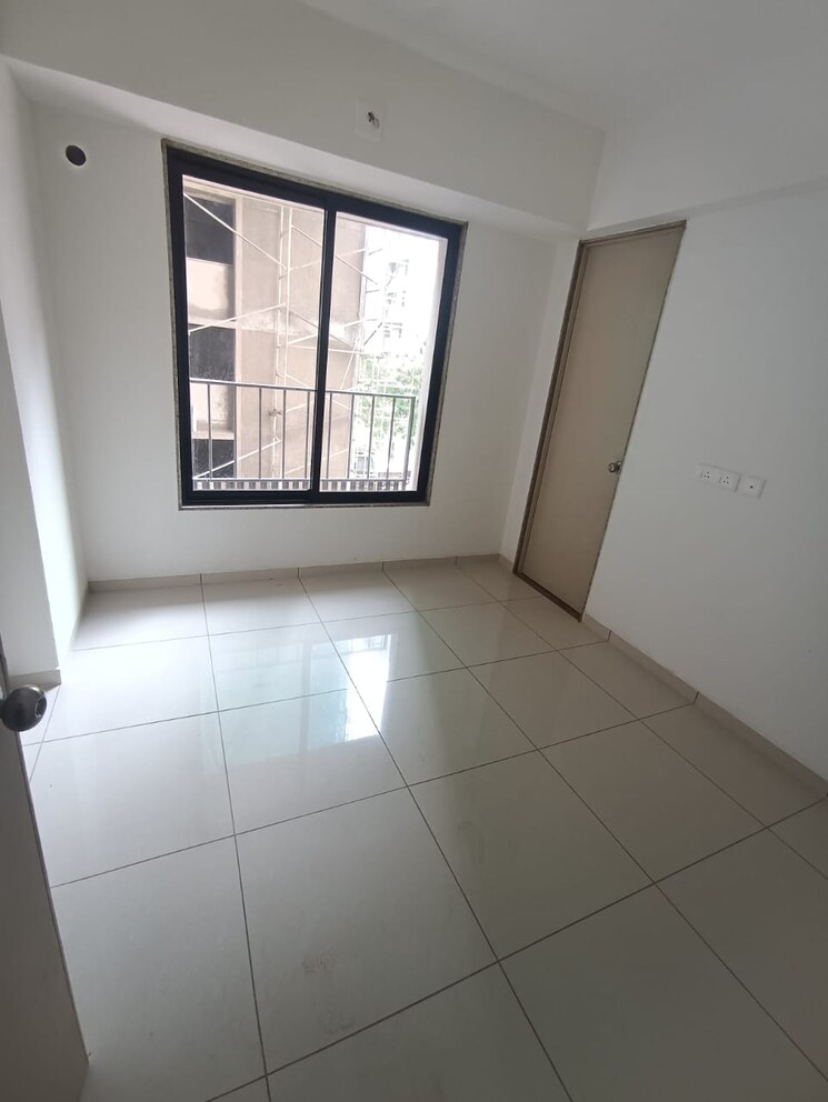 Room, sun-atmosphere 2 Bedroom 712 Sq.Ft. Apartment In Shela Ahmedabad 8962422