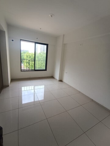 Room in 2 BHK Apartment at Sun Atmosphere, Shela – for Rent